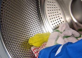 Барабан перестав крутитись?  Замінимо щітки двигуна або приводний ремінь